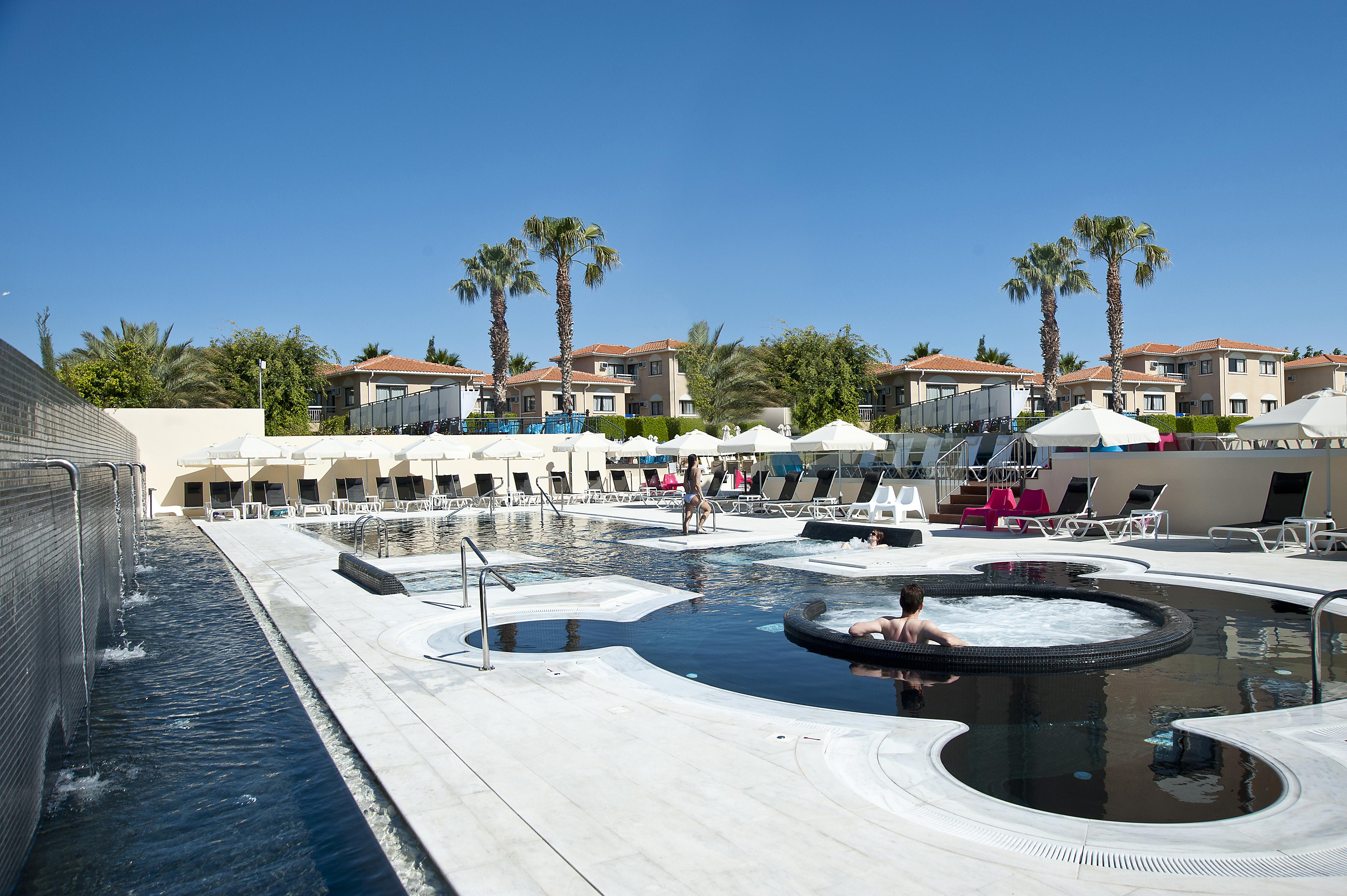 King Jason Paphos - Designed For Adults By Louis Hotels المظهر الخارجي الصورة